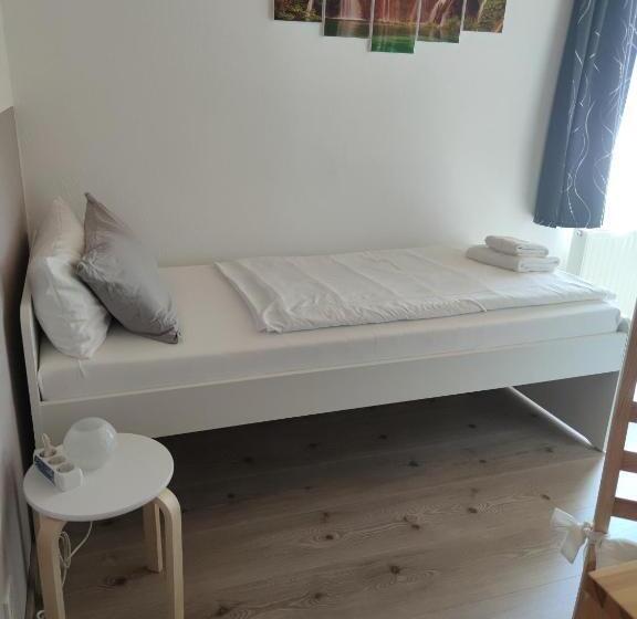 اتاق استاندارد یک نفره, Berliner Ecke