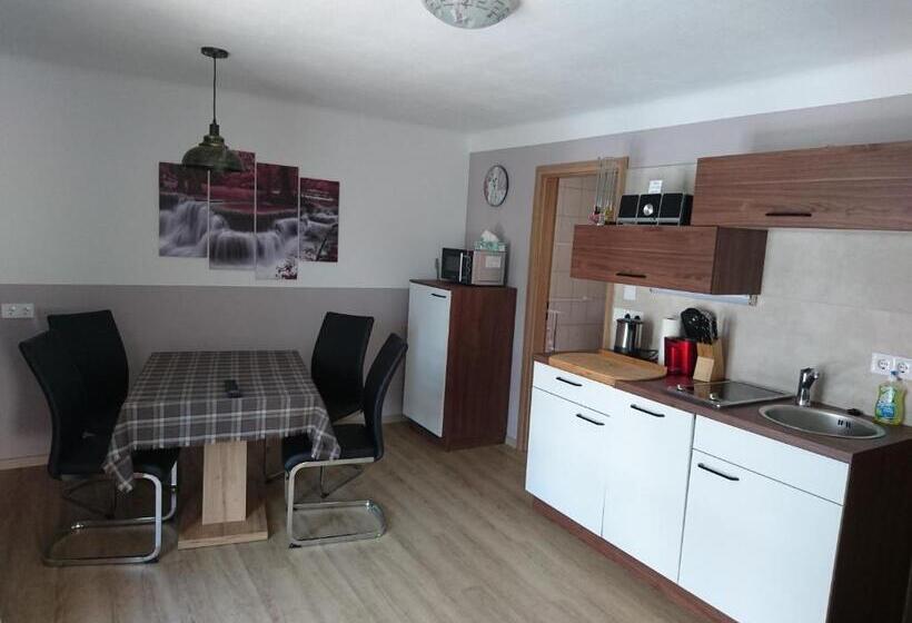 1 Bedroom Apartment Mountain View, Berliner Ecke