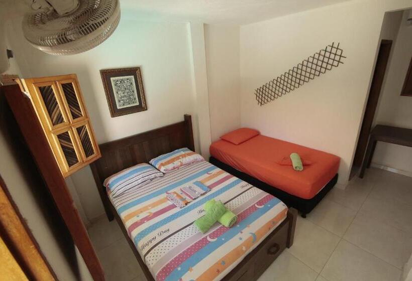 컴포트 트리플 룸, Hostal Nibuni Palomino