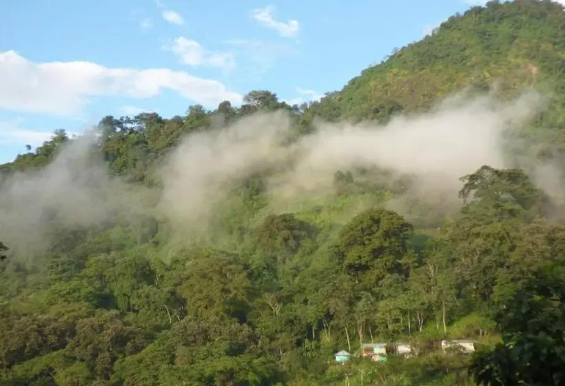 Perhehuone, Hostal Alto De La Montaña