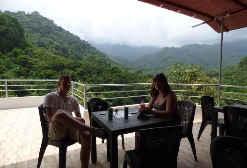 Perhehuone, Hostal Alto De La Montaña