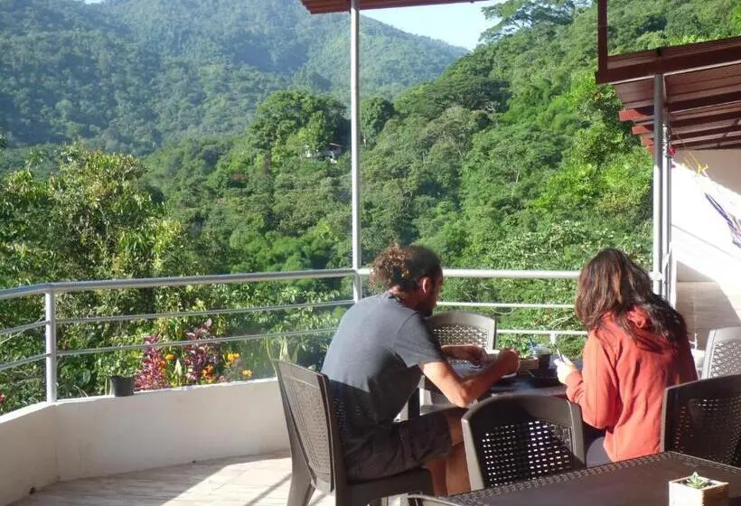 Perhehuone, Hostal Alto De La Montaña