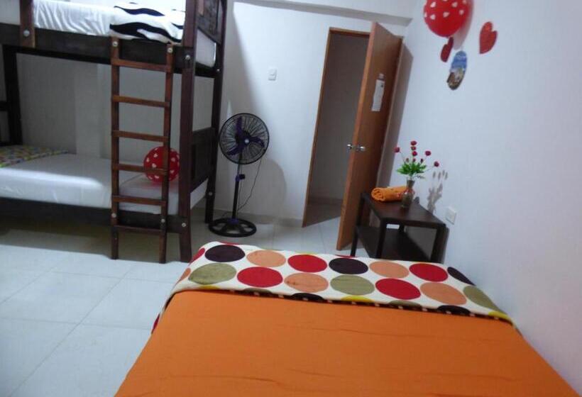 Семейный Номер Вид на Горы, Hostal Alto De La Montaña