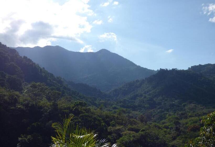 스탠다드 트리플 룸, Hostal Alto De La Montaña