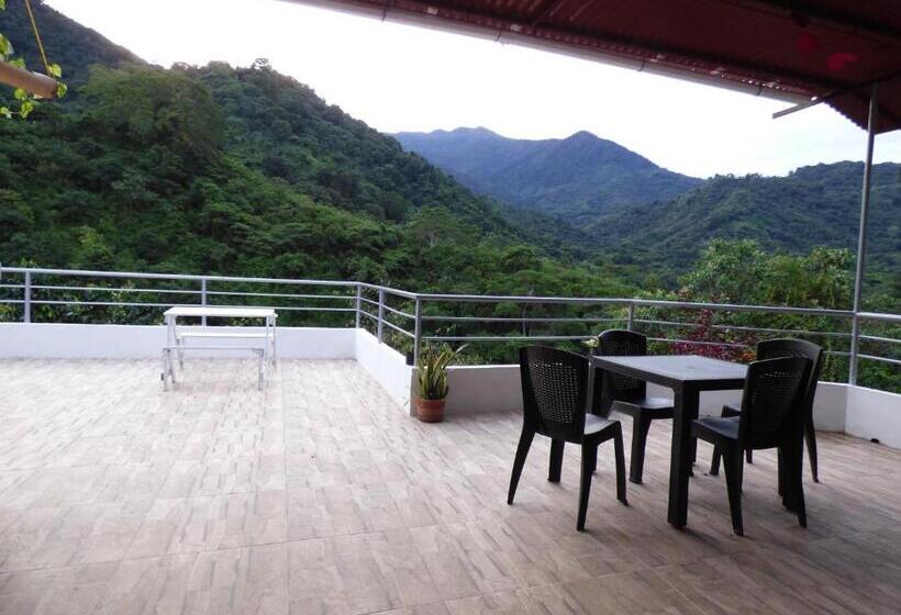 Номер Стандарт Трехместный, Hostal Alto De La Montaña