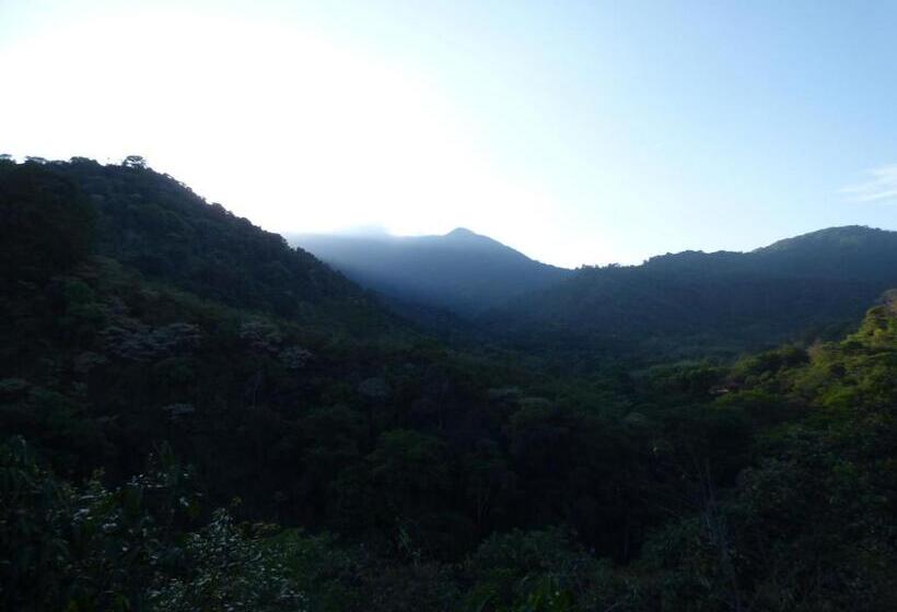 Номер Стандарт Трехместный, Hostal Alto De La Montaña