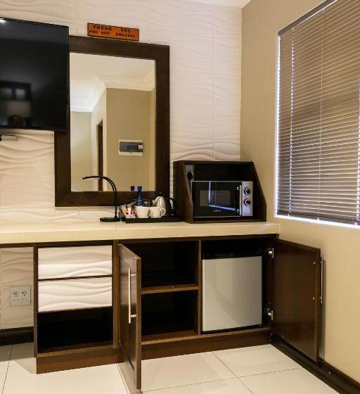 חדר דלוקס נוף לגינה, Royl Court Guesthouse