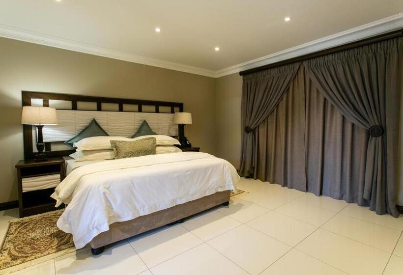 חדר דלוקס נוף לגינה, Royl Court Guesthouse