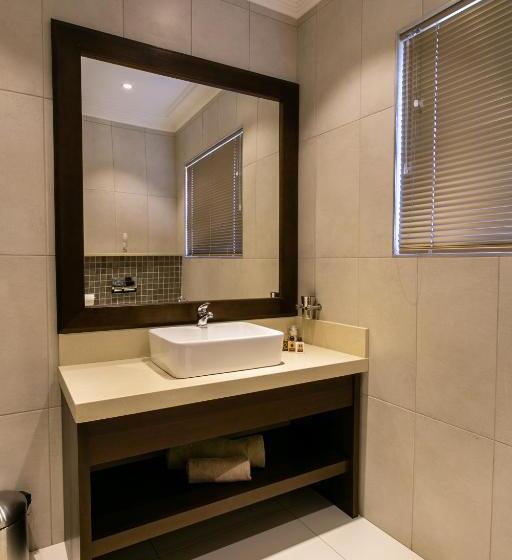 חדר דלוקס נוף לגינה, Royl Court Guesthouse