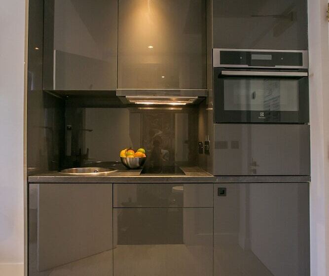 컴포트 스튜디오, Grafton Street Studios