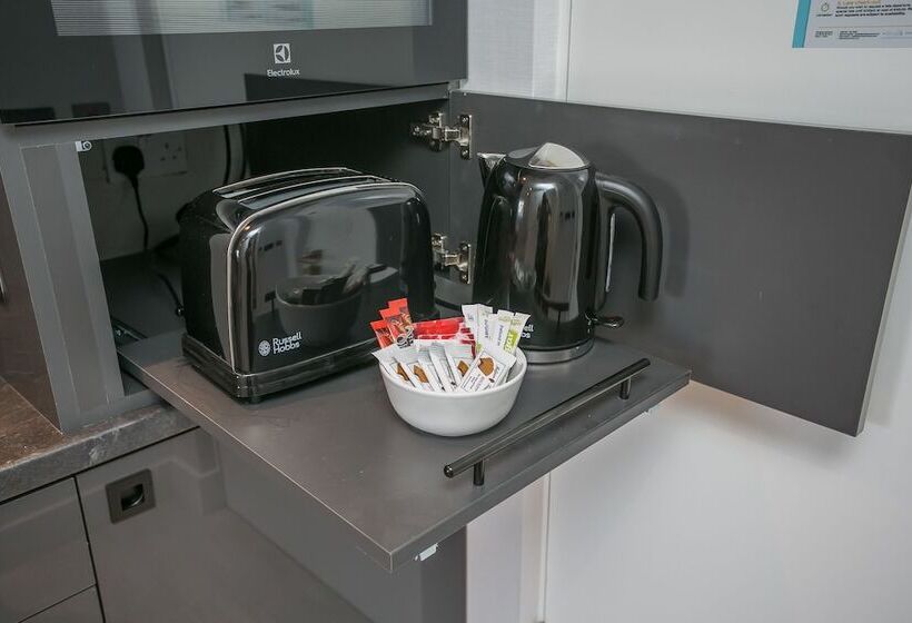 컴포트 스튜디오, Grafton Street Studios