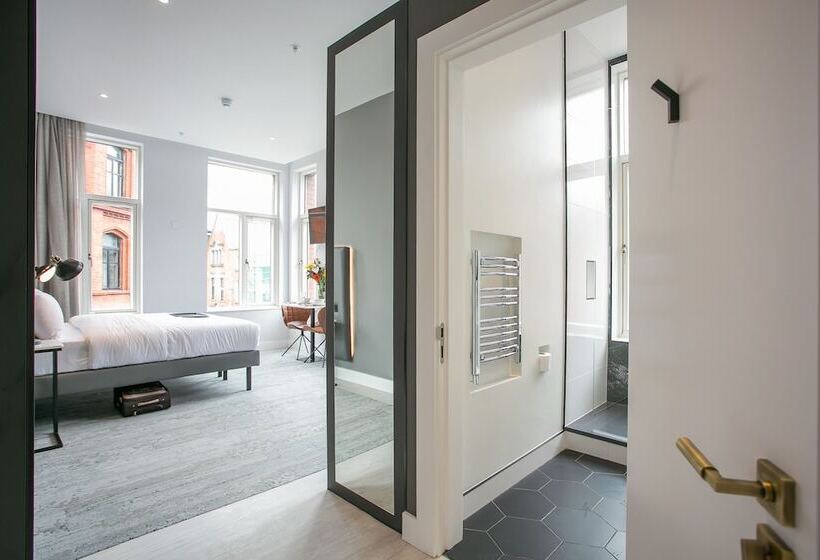 디럭스 스튜디오, Grafton Street Studios