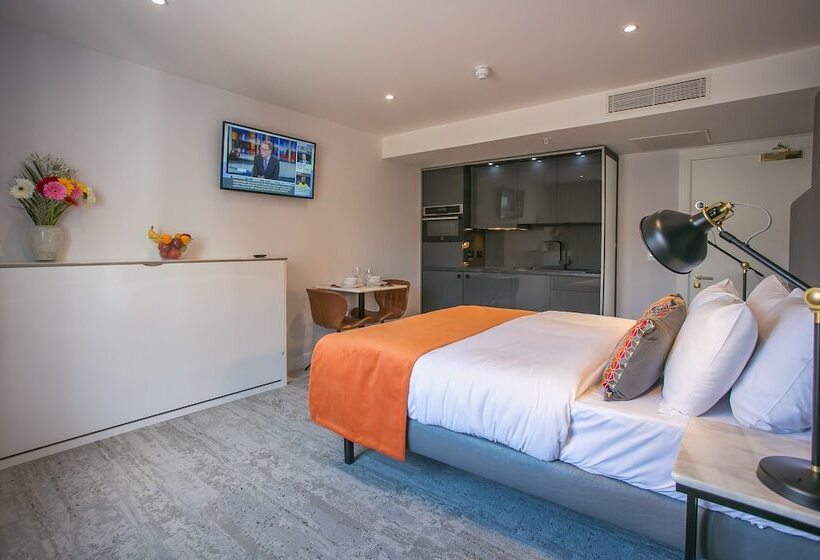 디럭스 스튜디오, Grafton Street Studios