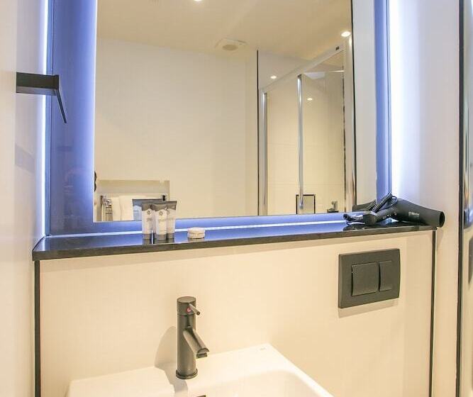 컴포트 스튜디오, Grafton Street Studios