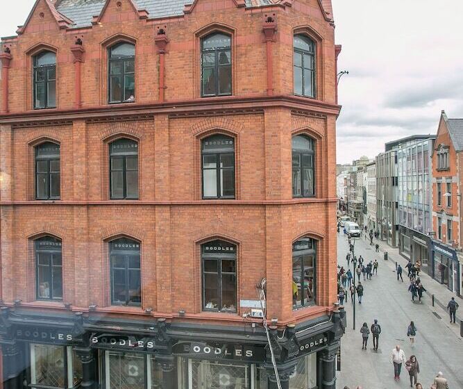 디럭스 스튜디오, Grafton Street Studios