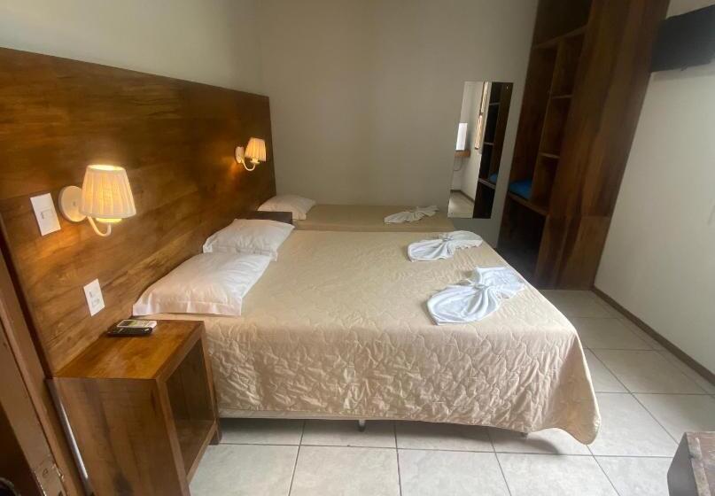 غرفة قياسية ثلاثية, Pousada Quatro Estações