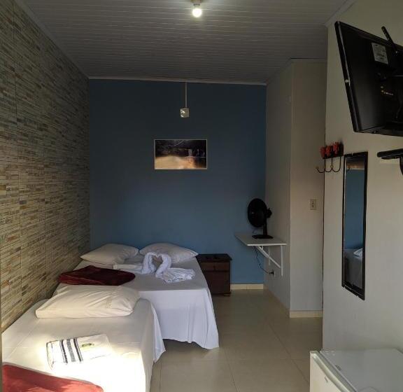 اتاق استاندارد چهارنفره با بالکن, Pousada Maciel