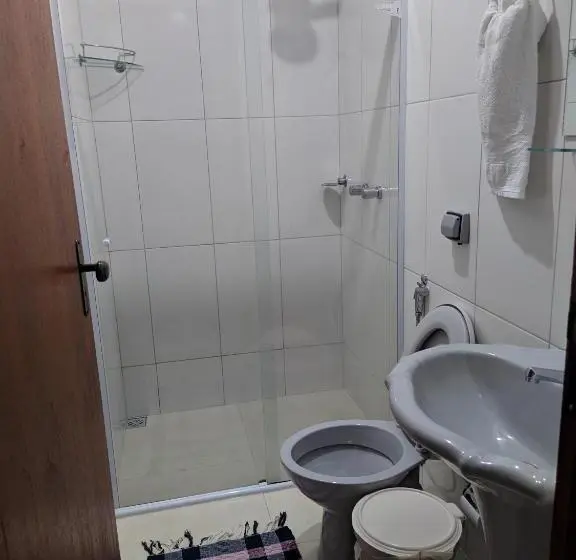 Standard Kolmen Hengen Huone, Pousada Maciel