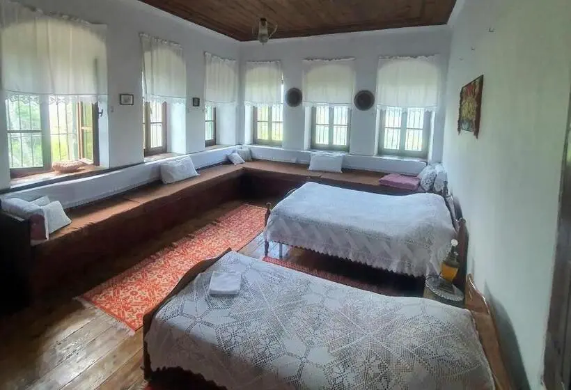Standard-huone Vuoristonäkymä, Traditional Guesthouse Permet