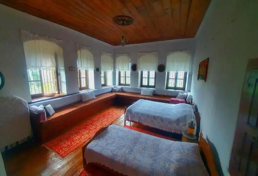 Standard-huone Vuoristonäkymä, Traditional Guesthouse Permet