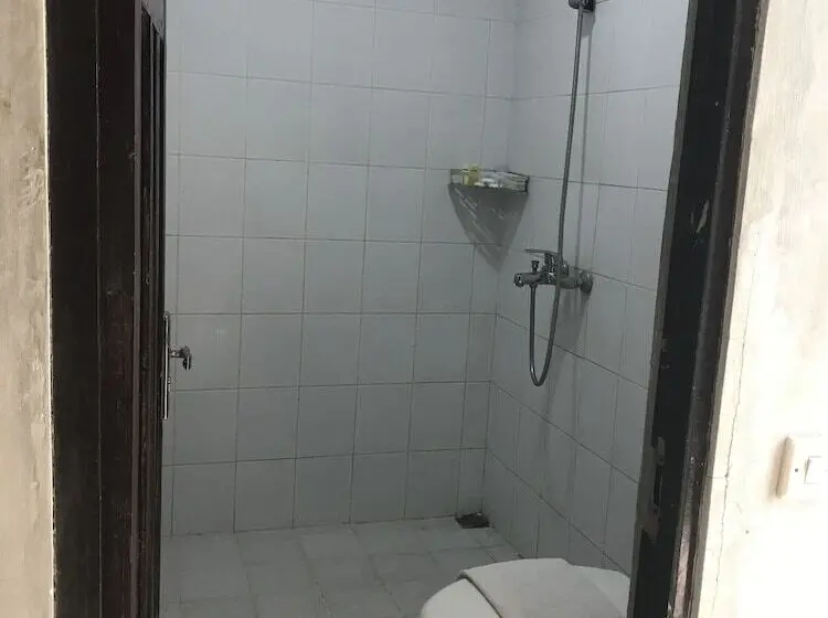 اتاق لوکس سه تخته, Watu Agung Guest House