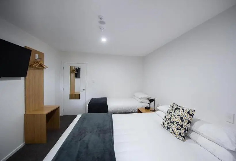 スタンダードスタジオ, Central Park Apartments