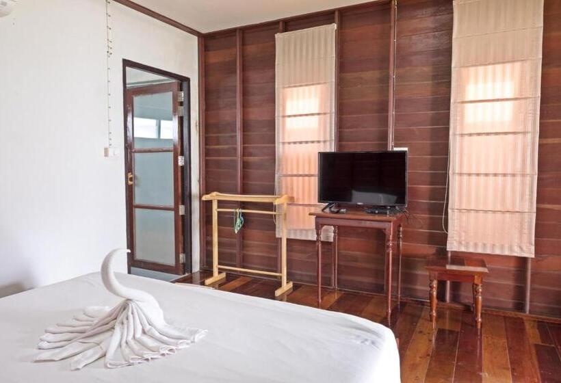 اتاق استاندارد با چشم‌انداز استخر, Home At Chan Resort