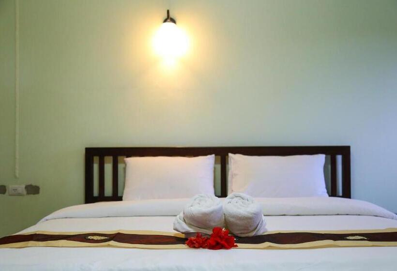 חדר סטנדרט עם מיטת קינג, Home At Chan Resort