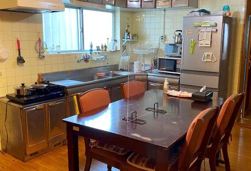 חדר סטנדרט לארבעה, Guest House Icyaribacyode