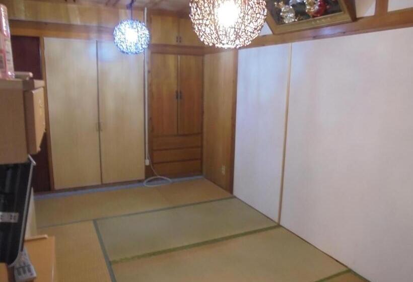 חדר סטנדרט לארבעה, Guest House Icyaribacyode