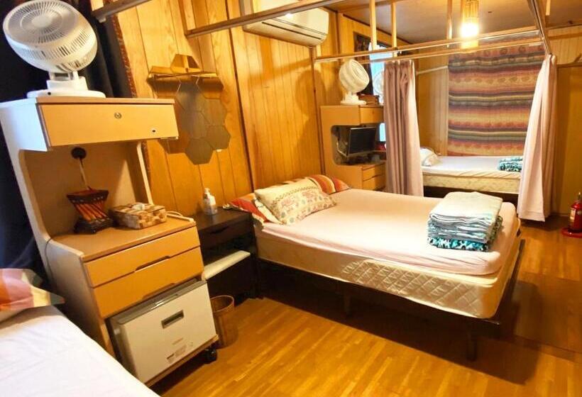 חדר אקונומי לשלושה, Guest House Icyaribacyode