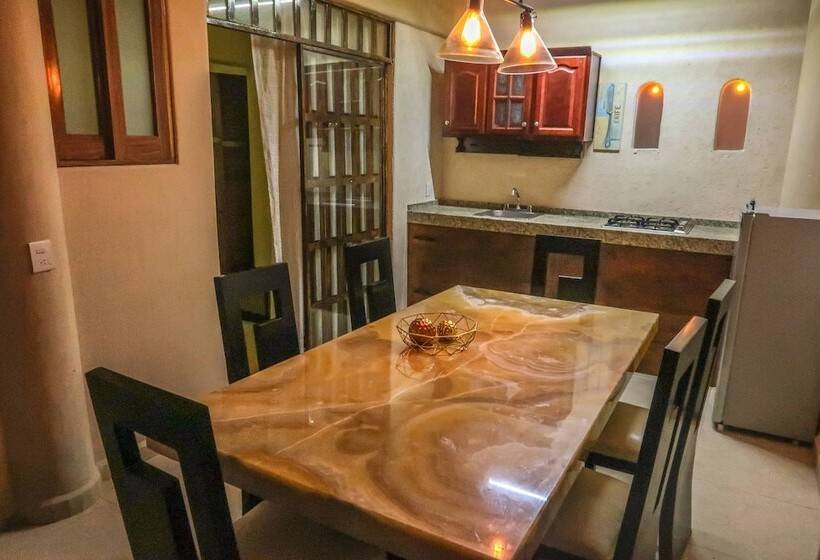 جناح جونيور, Villas Punta Blanca