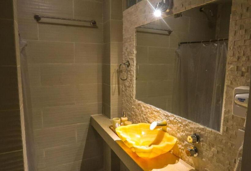 جناح جونيور, Villas Punta Blanca