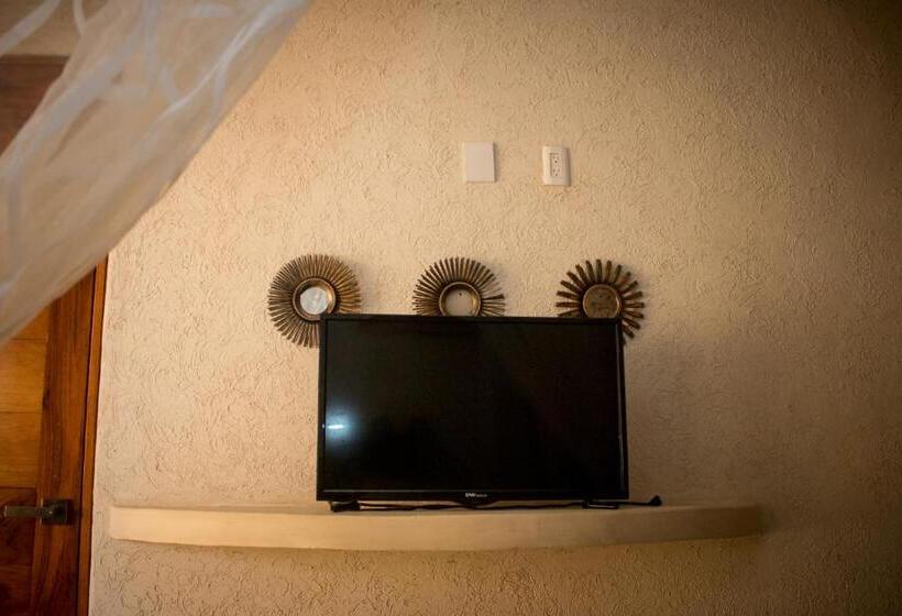 جناح جونيور, Villas Punta Blanca