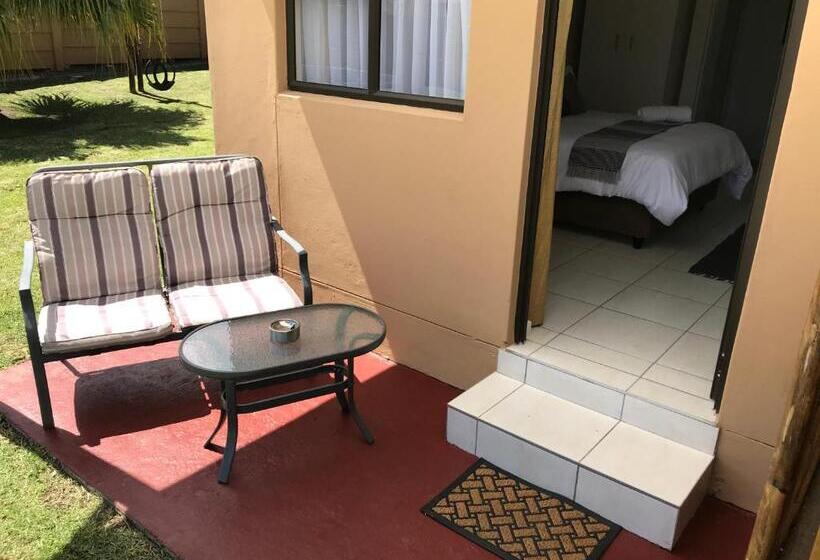 Номер Стандарт Вид на Бассейн, 10 On Beresford