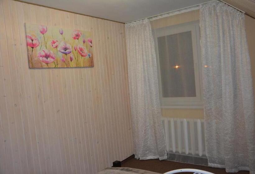 اتاق اکونومی, Bukovets