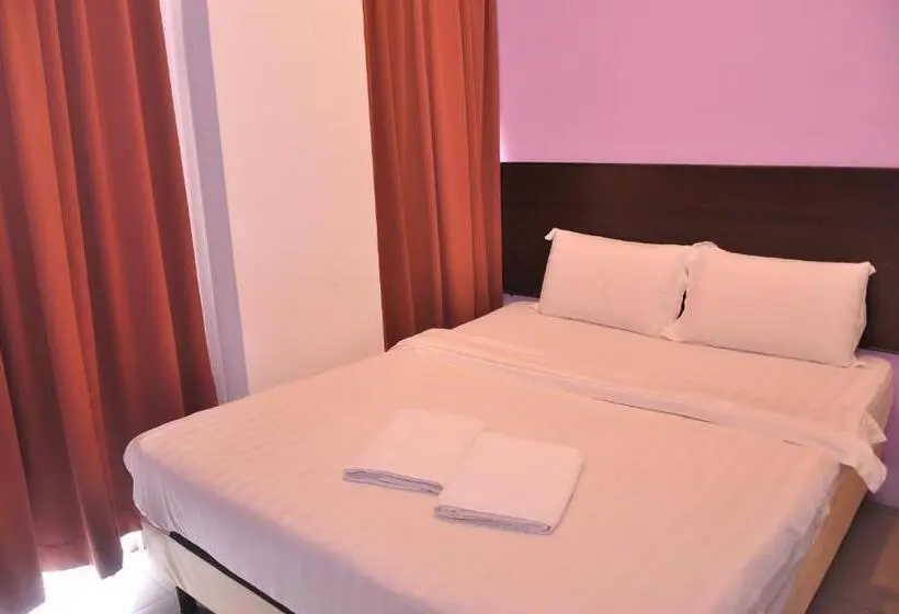 Standardrum, Kuching Transit Inn