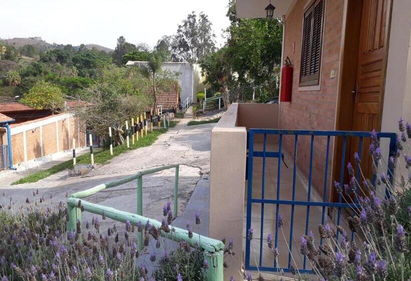 샬레, Pousada Vila Rica