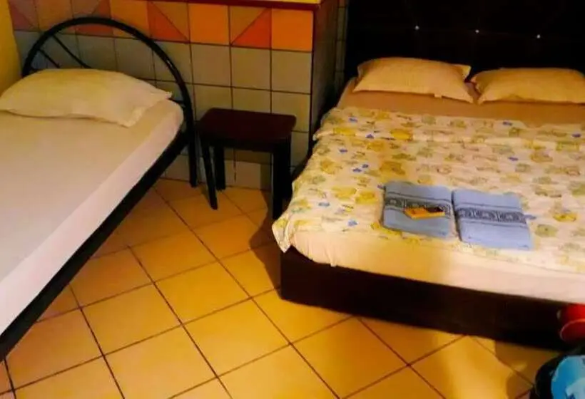 Standard Kolmen Hengen Huone, Rose Guesthouse