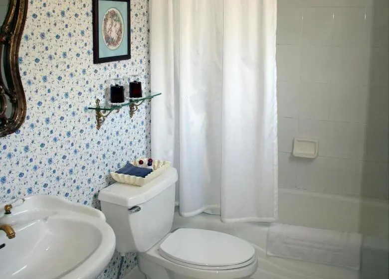 プールの見えるスーペリアルーム, Heron Cay Lakeview Bed & Breakfast