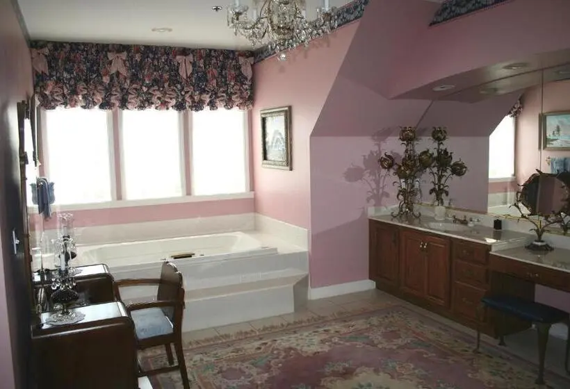 キングサイズベッドのスイートルーム, Heron Cay Lakeview Bed & Breakfast