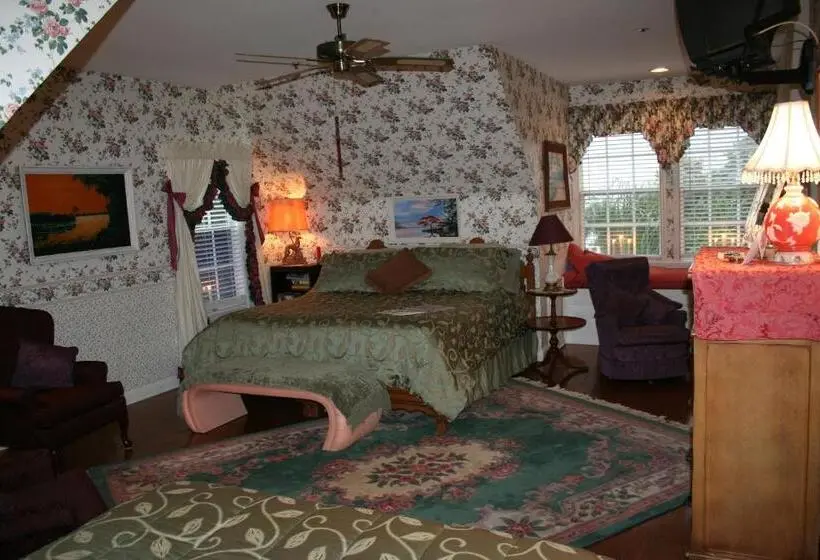 キングサイズベッドのデラックススイート, Heron Cay Lakeview Bed & Breakfast