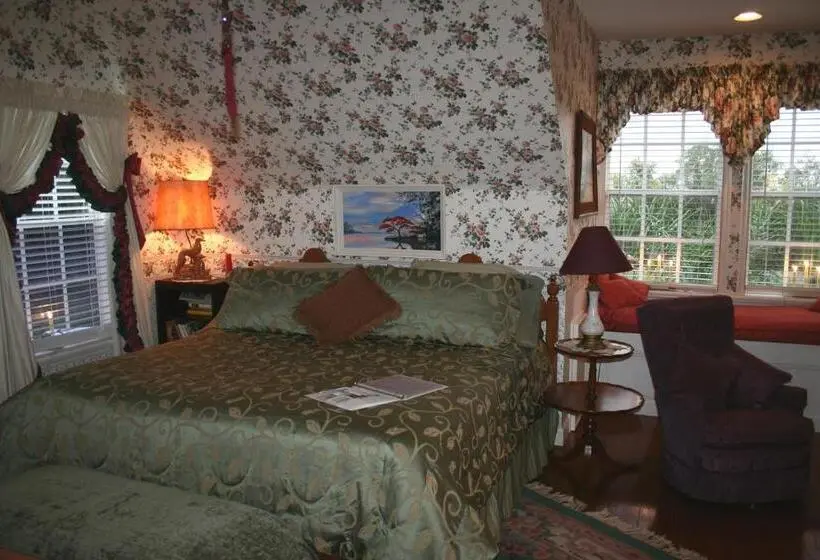キングサイズベッドのデラックススイート, Heron Cay Lakeview Bed & Breakfast