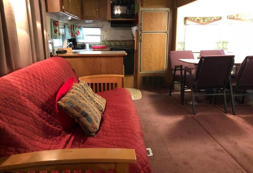 Номер Стандарт, Crater Lake Gateway Rocky Point Resort