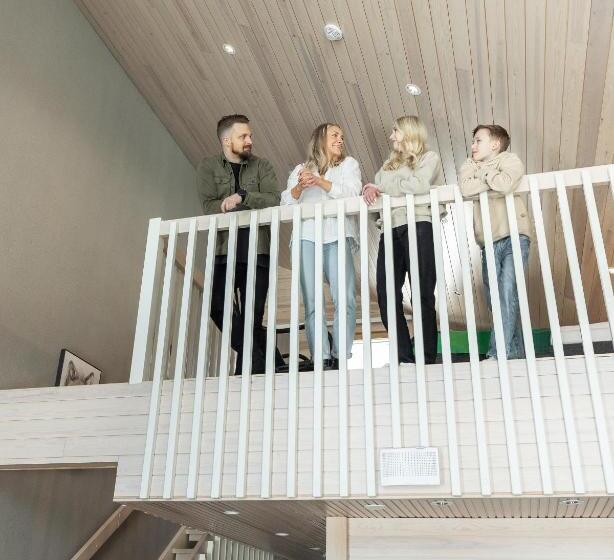 キャビン, Nova Skyland