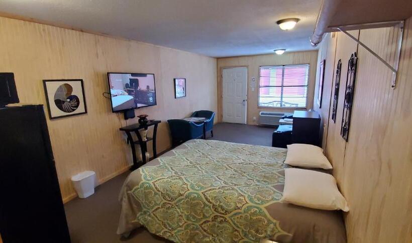 豪华房间, Highport Inn