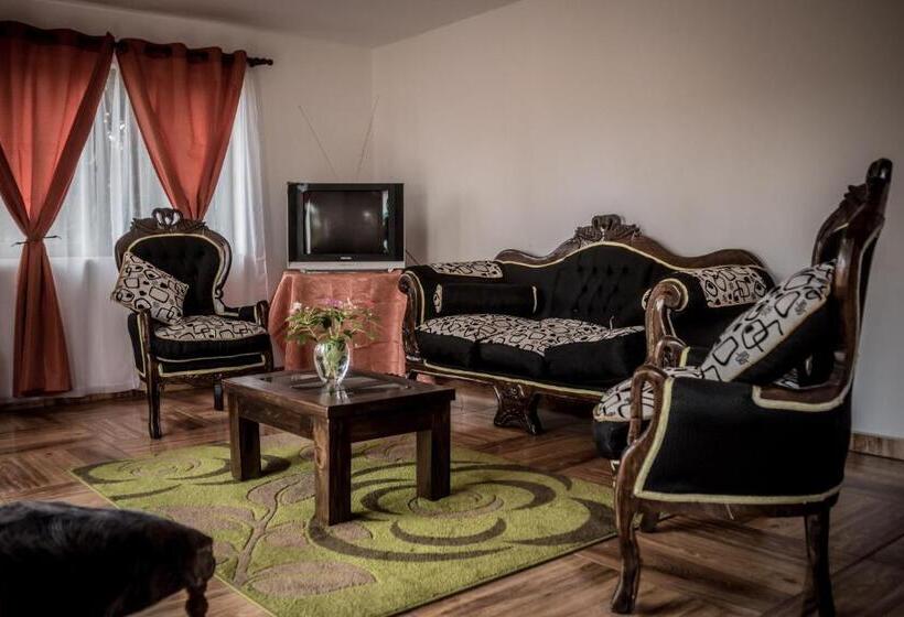 חדר בסיסי לשלושה, Hostal Y Cabañas Aorangi