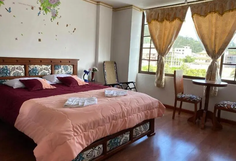 استودیوی استاندارد, Hostal Arauco