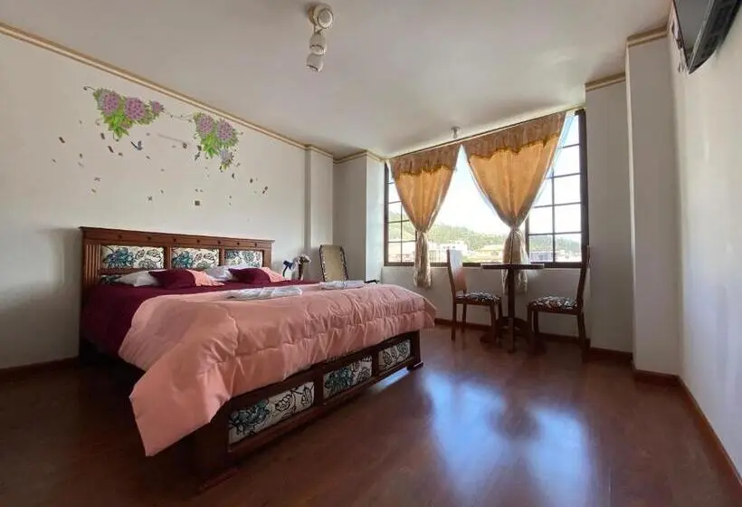 استودیوی استاندارد, Hostal Arauco
