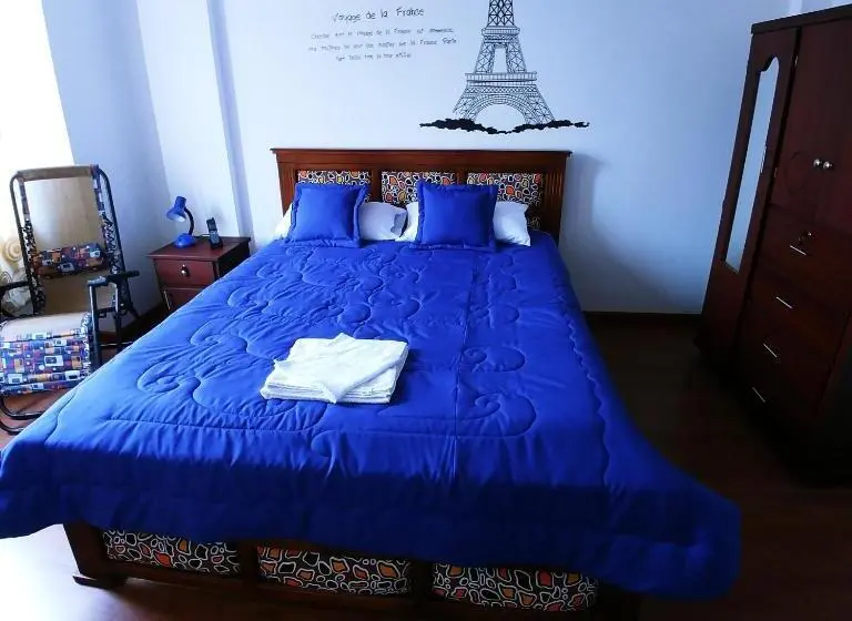 استودیوی استاندارد, Hostal Arauco